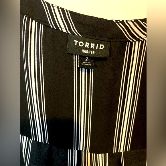 Torrid Harper Georgette Sleeveless Blouse - Picture 3 of 3